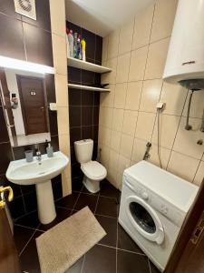 Bright & Cozy Urban Apartment