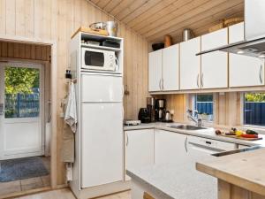 Holiday Home Tyyne - 250m from the sea by Interhome