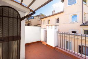 Piazza Venezia Attic Floor with Terrace img34