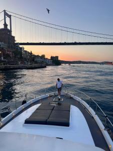 Private Luxury Bosphorus Yacht 2 Continents Experience