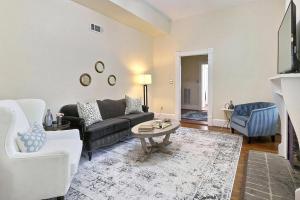 Charlton On Lafayette