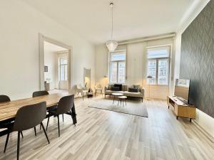 The Grand Loft- Bajcsy Residence