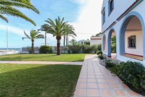 Casa Ained - Beachfront Luxury