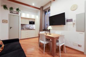 The Double Comfort - Quiet Flat, 2 Private Bathrooms in Milan Centre
