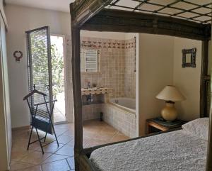 Villa Sanary sur mer pool seaview