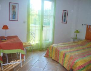 Villa Sanary sur mer pool seaview