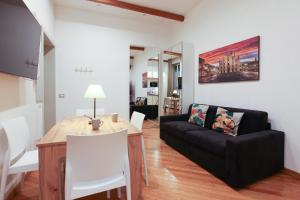 The Double Comfort - Quiet Flat, 2 Private Bathrooms in Milan Centre