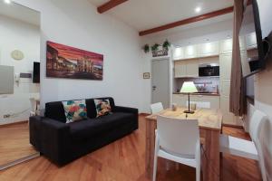 The Double Comfort - Quiet Flat, 2 Private Bathrooms in Milan Centre