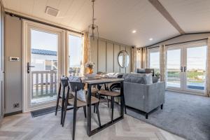 Lodge No 133 Hot Tub Stewarts Resort Cameron