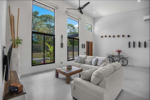 Brand New Villa! - Just 10 Mins Walk To The Beach