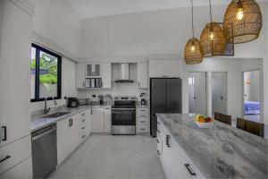 Brand New Villa! - Just 10 Mins Walk To The Beach