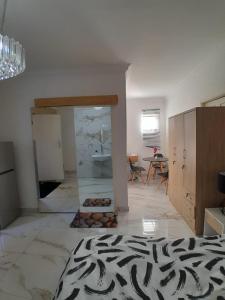 Livingsound 1bed self cat apartment