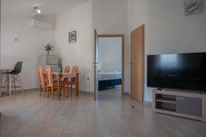 The Garden Suite App 1