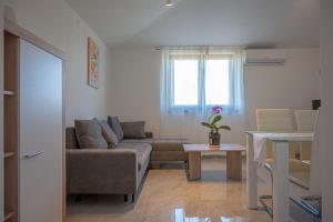 The Garden Suite App 2