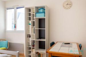 104 - Studio, dans une résidence les pieds dans leau à Sables Dor Les Pins