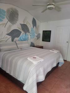 Las sevillanas beach hotel y restaurante