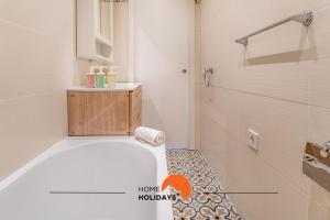 #164 Saradel 42 by Home Holidays