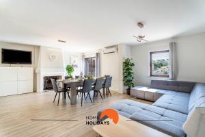 #164 Saradel 42 by Home Holidays