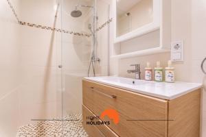 #164 Saradel 42 by Home Holidays