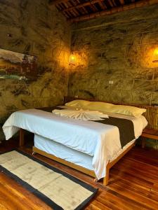 Cabaña El Bosque - En medio del bosque - Jacuzzi Privado con Calefacción y Malla Catamarán - Cerca a Medellin