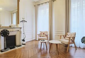 Haussmann 2BR Apt in Le Marais for 6 & 3mns to metro