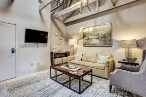 Parkers Collection Unit 8