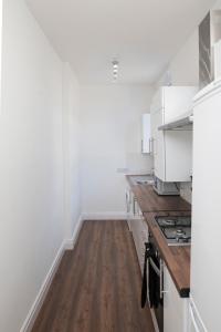 Isleworth Apt C
