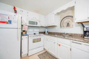 Island Winds West 871 condo