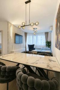 Luxury 2-bedroom apartment with balcony