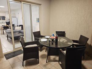 Front pool garden apartment