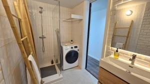 A Proa do Moliceiro Canal - GRAN Blue Studio