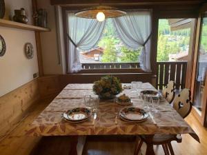 Cortina central apartment overlooking Tofane Faloria