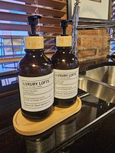 High End Luxury Townhouse in JQ, 4 Bedrooms, Flat screen TV inrooms, Free Parking, Near Birmingham City Centre DEPOSIT REQUIRED