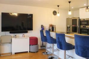 Comfort skyscraper at the gateway to Paris