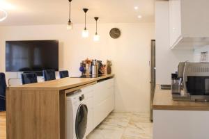 Comfort skyscraper at the gateway to Paris