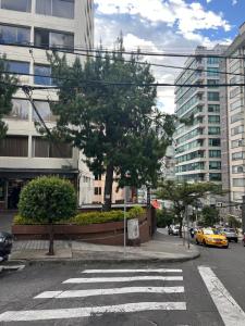 Cerca Quicentro y Parque la Carolina