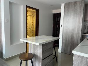 Cerca Quicentro y Parque la Carolina