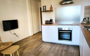 La Bicoque - Les pieds dans le sable - Vue sur les Iles dor