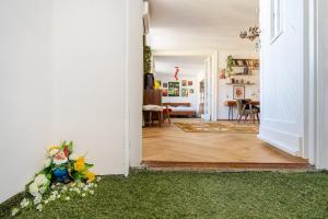 Artsy Loft Downtown 1