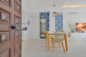 Modern apartment near the beach