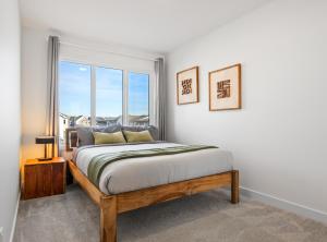 Luxe Retreat with Gym, Ping Pong, King Bed, Near WEM
