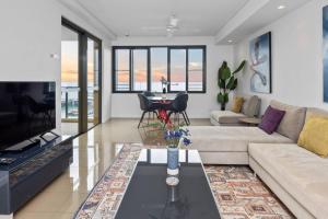 A Slice of Heaven at the Waterfront