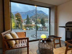 Modern Apartment with Balcony and BBQ at Interlaken West Station
