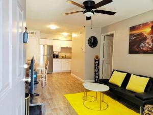 Honey 1 Bed 1 Bath near Downtown and Houston Heights