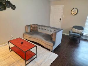 Cozy 1Bed 1Bath Apt by Downtown and Farmers Market)