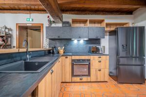 Maison de Groupe - Salle de Jeux, Cuisine, salle à manger et Salon ouverts