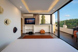 Luxury PH Private Pool and Roof 13 pax steps 5av Beach