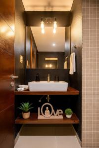 Luxury PH Private Pool and Roof 13 pax steps 5av Beach