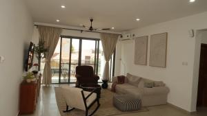 two bedroom Shanzu with rooftop poolminutes walk to beach