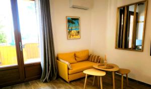 La Bicoque - Les pieds dans le sable - Vue sur les Iles dor